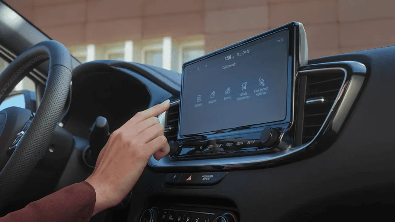 Kia XCeed wnętrze - ekran